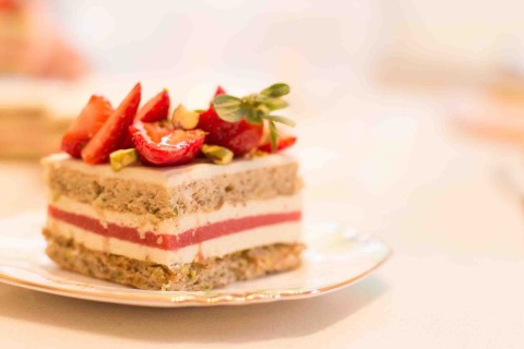 美味草莓夹心蛋糕
