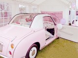 粉红色汽车