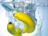 3D水中的香蕉