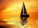 夕阳下的唯美帆船