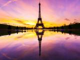 晚霞中的巴黎铁塔